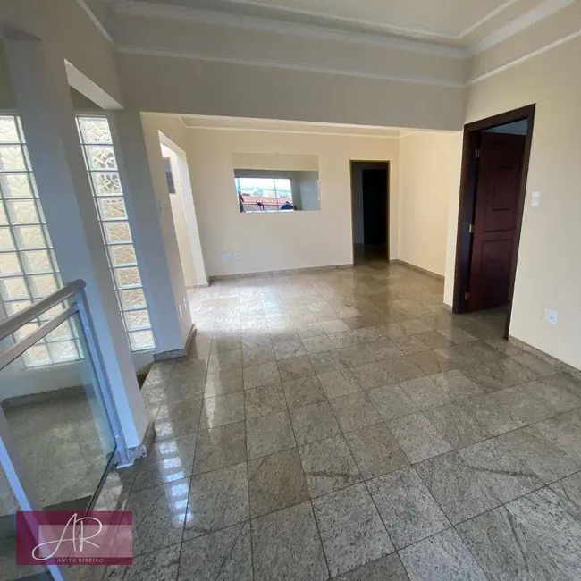 Foto 9 de Casa com 5 quartos à venda, 290m2 em João Paulo II, Pouso Alegre - MG