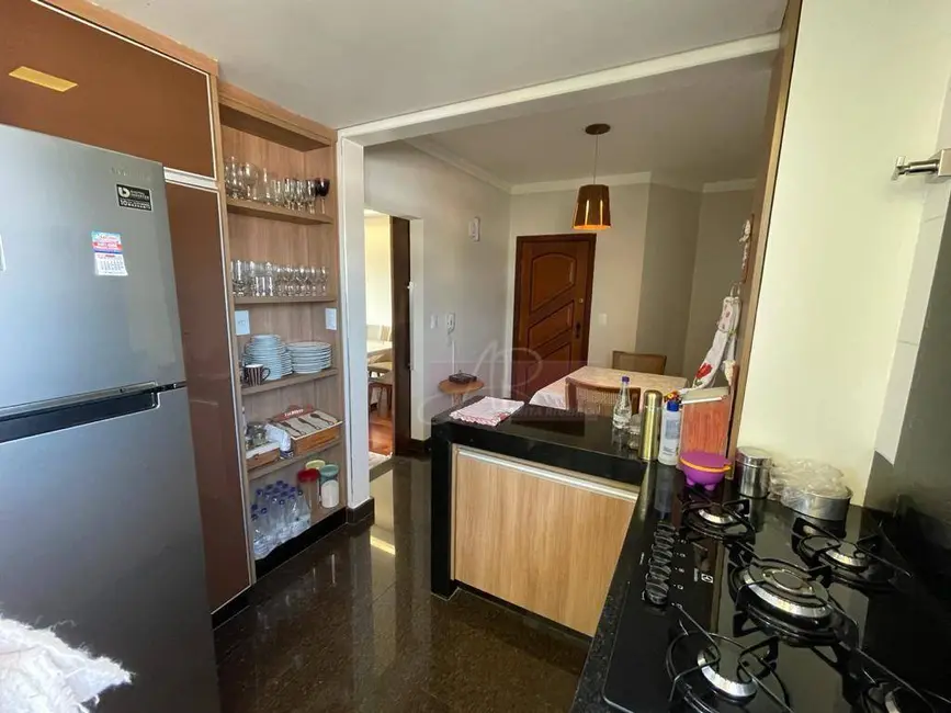 Apartamento com 3 quartos à venda, 124m2 em Centro, Pouso Alegre - MG - imagem 5 Foto 5 de Apartamento com 3 quartos à venda, 124m2 em Centro, Pouso Alegre - MG