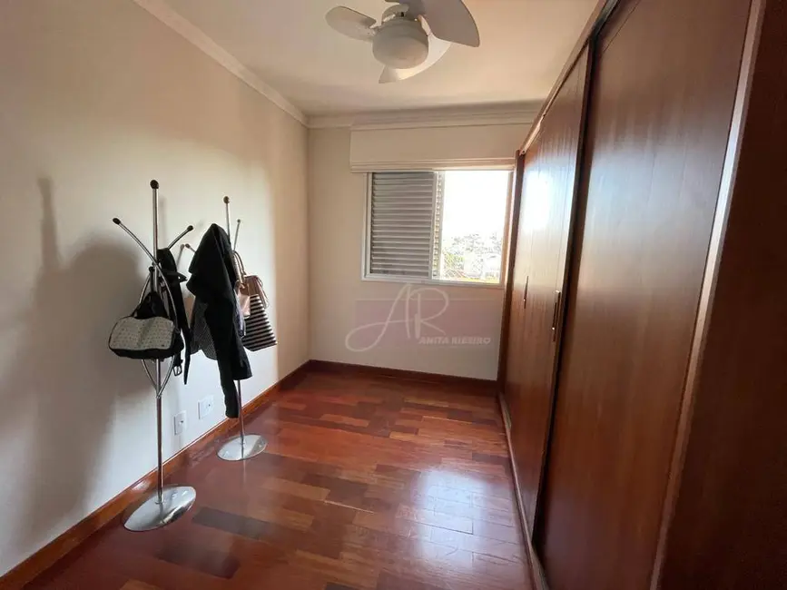 Apartamento com 3 quartos à venda, 124m2 em Centro, Pouso Alegre - MG - imagem 9 Foto 9 de Apartamento com 3 quartos à venda, 124m2 em Centro, Pouso Alegre - MG