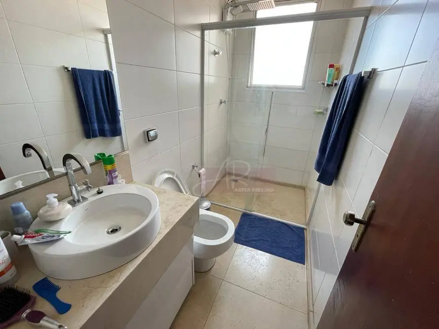 Apartamento com 3 quartos à venda, 124m2 em Centro, Pouso Alegre - MG - imagem 8 Foto 8 de Apartamento com 3 quartos à venda, 124m2 em Centro, Pouso Alegre - MG
