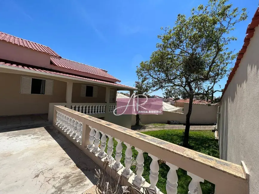 Foto 2 de Casa com 4 quartos à venda, 450m2 em Pouso Alegre - MG