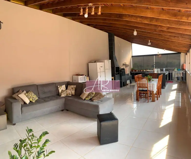 Chácara com 4 quartos à venda, 1000m2 em Pouso Alegre - MG - imagem 4 Foto 4 de Chácara com 4 quartos à venda, 1000m2 em Pouso Alegre - MG