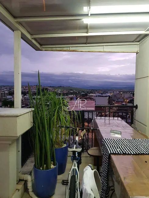 Foto 1 de Apartamento com 3 quartos à venda, 154m2 em Centro, Pouso Alegre - MG