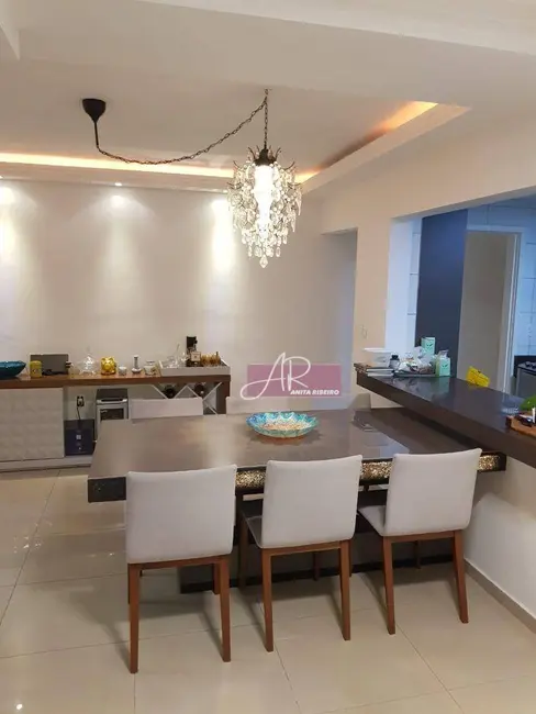Apartamento com 3 quartos à venda, 154m2 em Centro, Pouso Alegre - MG - imagem 6 Foto 6 de Apartamento com 3 quartos à venda, 154m2 em Centro, Pouso Alegre - MG