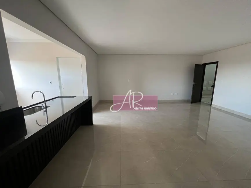 Foto 2 de Apartamento com 3 quartos à venda, 113m2 em Nhá Chica, Pouso Alegre - MG