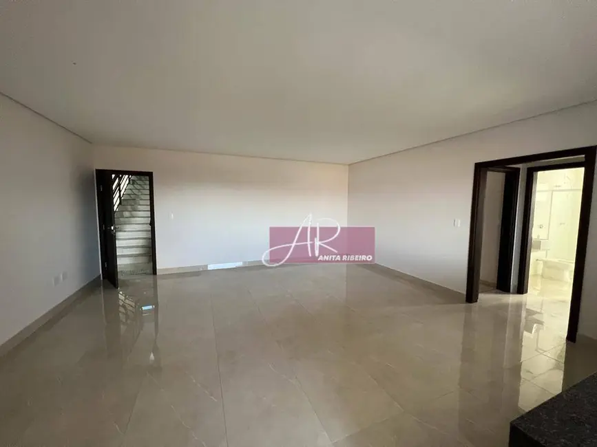 Foto 1 de Apartamento com 3 quartos à venda, 113m2 em Nhá Chica, Pouso Alegre - MG