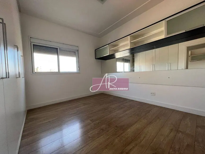 Apartamento com 4 quartos à venda, 157m2 em Centro, Pouso Alegre - MG - imagem 7 Foto 7 de Apartamento com 4 quartos à venda, 157m2 em Centro, Pouso Alegre - MG