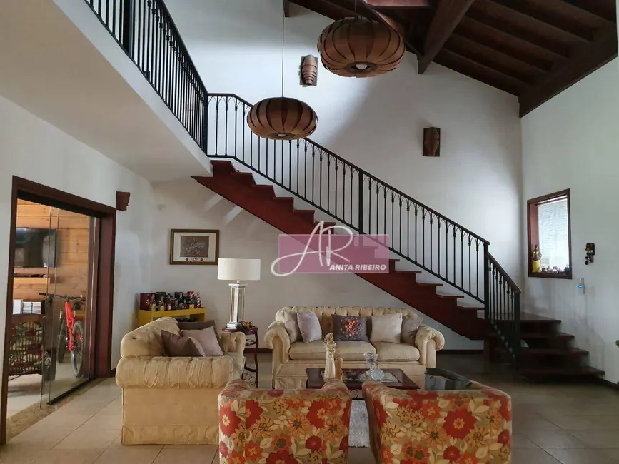Casa com 4 quartos à venda, 450m2 em Pouso Alegre - MG - imagem 4 Foto 4 de Casa com 4 quartos à venda, 450m2 em Pouso Alegre - MG