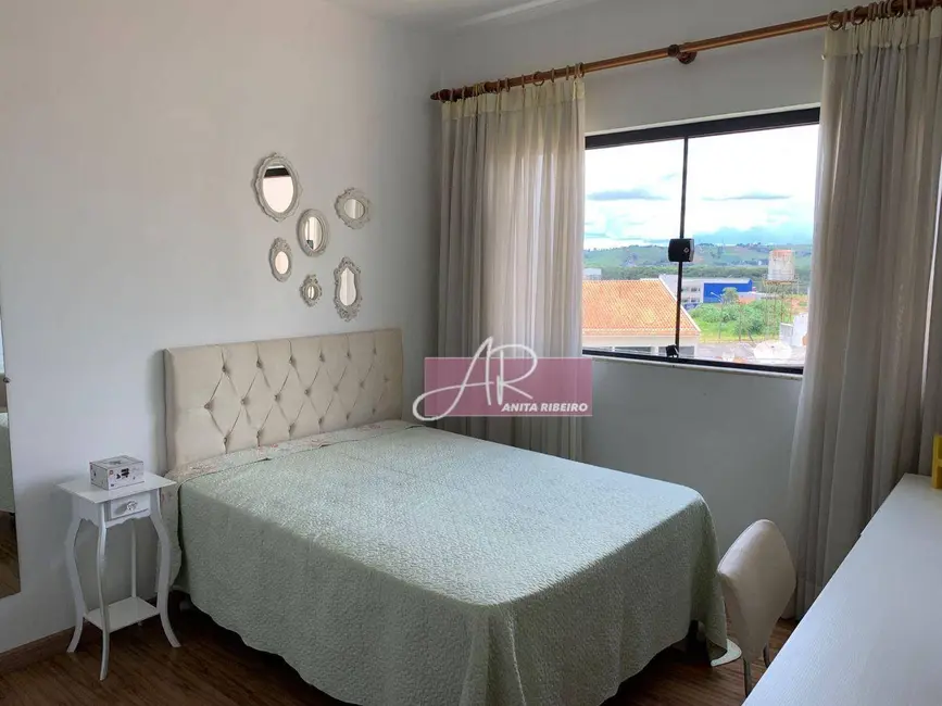 Foto 8 de Apartamento com 3 quartos à venda, 126m2 em Alberto de Barros Cobra, Pouso Alegre - MG