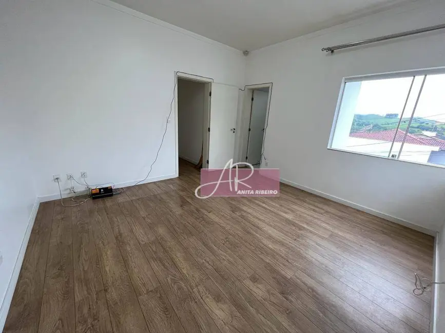 Foto 9 de Casa com 4 quartos à venda, 450m2 em Pouso Alegre - MG