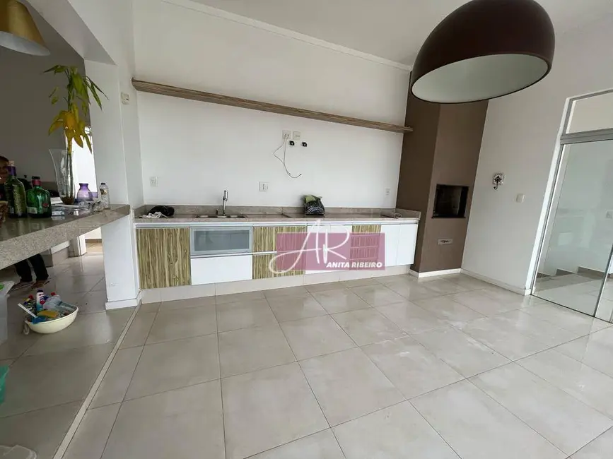 Foto 2 de Casa com 4 quartos à venda, 450m2 em Pouso Alegre - MG