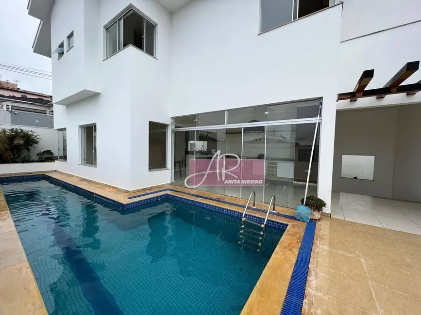 Foto 3 de Casa com 4 quartos à venda, 450m2 em Pouso Alegre - MG