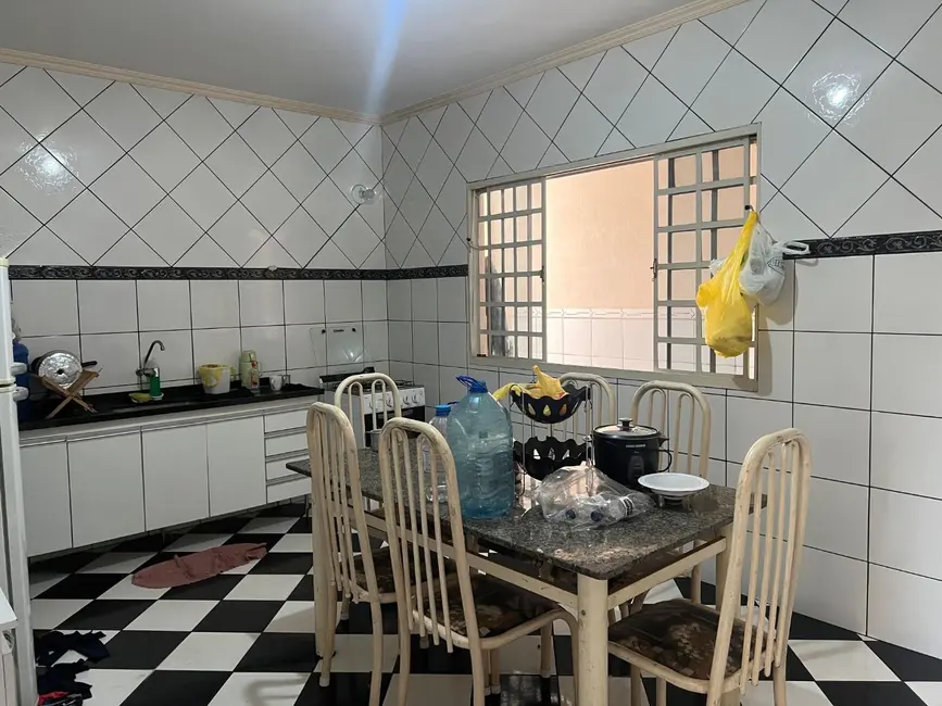 Foto 6 de Casa com 3 quartos à venda, 250m2 em João Paulo II, Pouso Alegre - MG