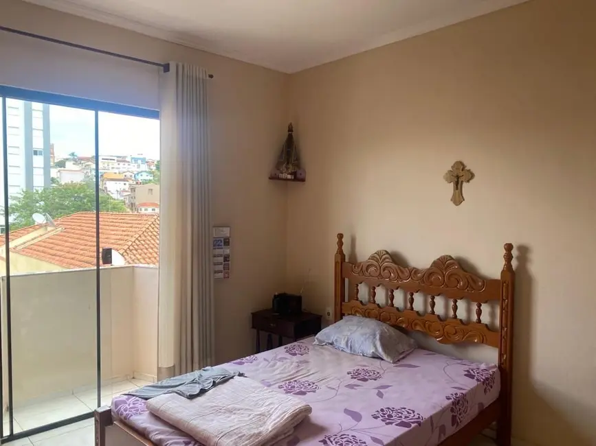 Foto 8 de Casa com 3 quartos à venda, 250m2 em João Paulo II, Pouso Alegre - MG