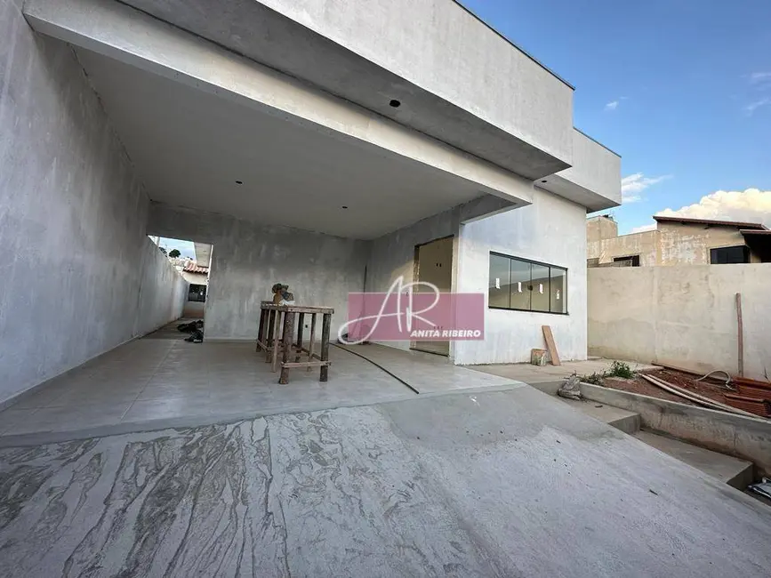 Foto 1 de Casa com 4 quartos à venda, 351m2 em Pouso Alegre - MG