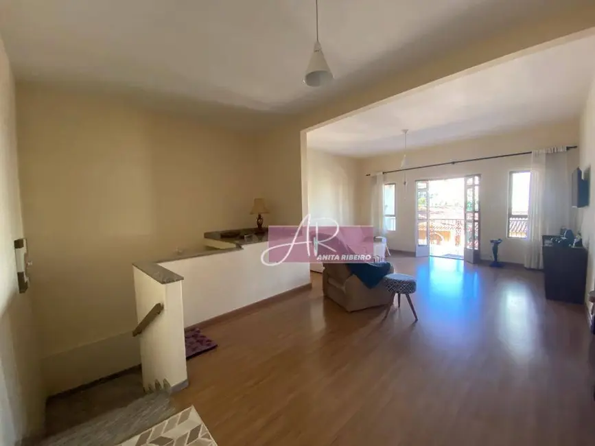 Casa com 4 quartos à venda, 250m2 em Primavera, Pouso Alegre - MG - imagem 3 Foto 3 de Casa com 4 quartos à venda, 250m2 em Primavera, Pouso Alegre - MG