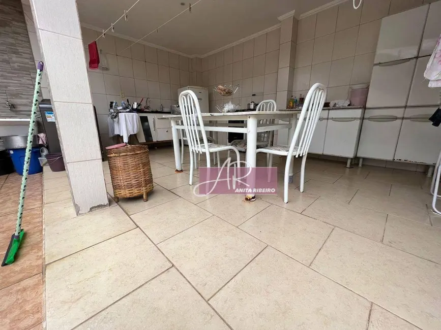 Foto 4 de Casa com 3 quartos à venda, 150m2 em São Carlos, Pouso Alegre - MG