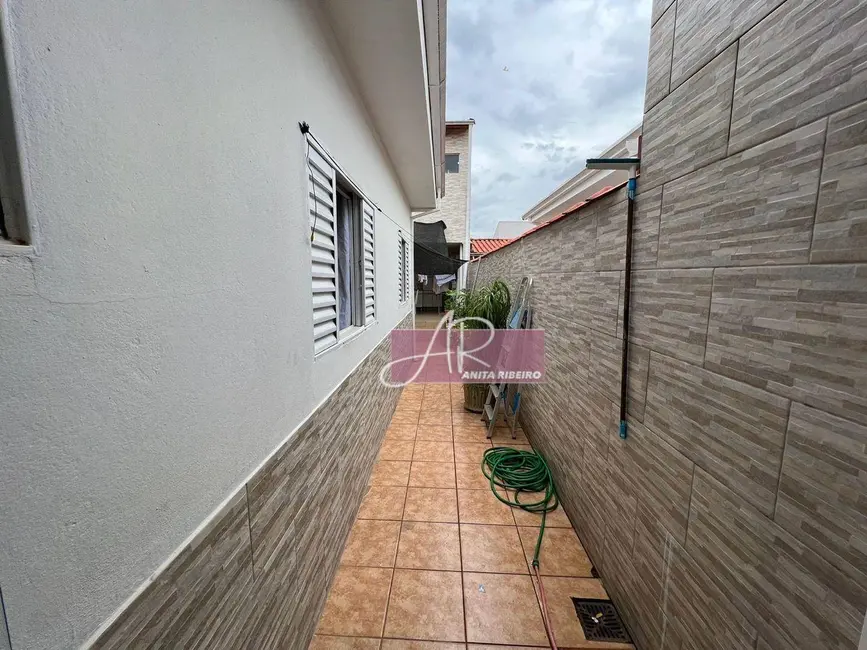 Foto 2 de Casa com 3 quartos à venda, 150m2 em São Carlos, Pouso Alegre - MG