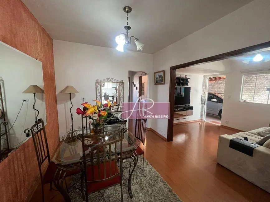 Foto 3 de Casa com 4 quartos à venda, 200m2 em Primavera, Pouso Alegre - MG