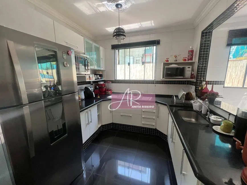 Foto 4 de Casa com 4 quartos à venda, 200m2 em Primavera, Pouso Alegre - MG