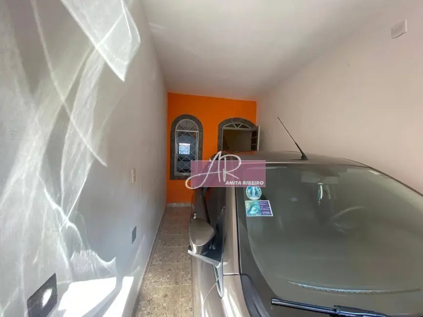 Foto 1 de Casa com 4 quartos à venda, 100m2 em Jardim Yara, Pouso Alegre - MG