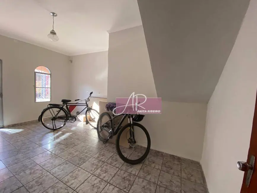 Foto 2 de Casa com 4 quartos à venda, 100m2 em Jardim Yara, Pouso Alegre - MG