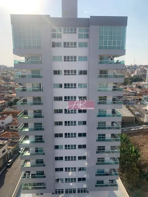 Foto 1 de Apartamento com 3 quartos à venda, 140m2 em Primavera, Pouso Alegre - MG