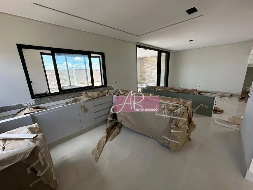 Casa com 4 quartos à venda, 360m2 em São Joaquim, Pouso Alegre - MG - imagem 4 Foto 4 de Casa com 4 quartos à venda, 360m2 em São Joaquim, Pouso Alegre - MG