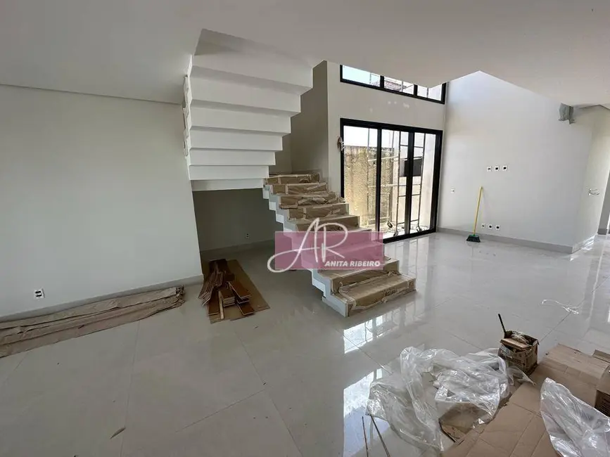 Casa com 4 quartos à venda, 360m2 em São Joaquim, Pouso Alegre - MG - imagem 3 Foto 3 de Casa com 4 quartos à venda, 360m2 em São Joaquim, Pouso Alegre - MG