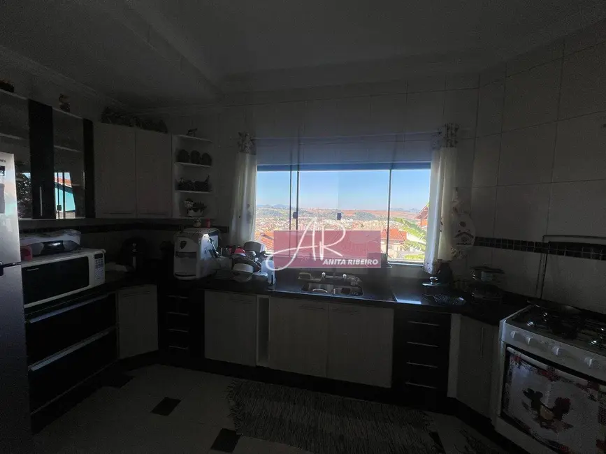 Foto 7 de Casa com 4 quartos à venda, 275m2 em Jardim Paraíso, Pouso Alegre - MG