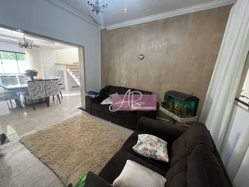 Foto 4 de Casa com 4 quartos à venda, 275m2 em Jardim Paraíso, Pouso Alegre - MG