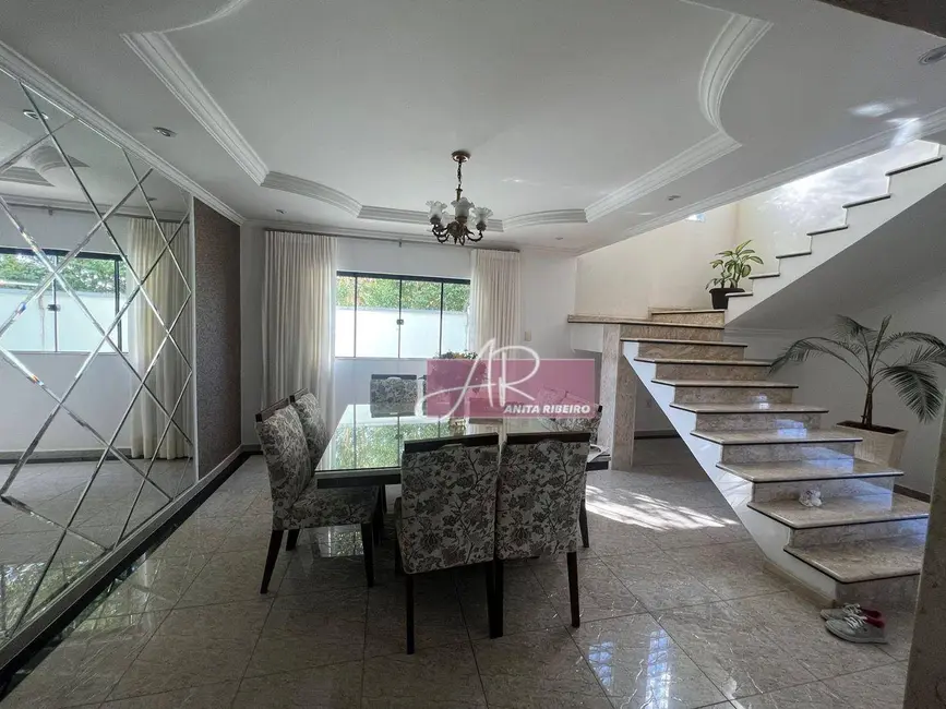 Foto 3 de Casa com 4 quartos à venda, 275m2 em Jardim Paraíso, Pouso Alegre - MG