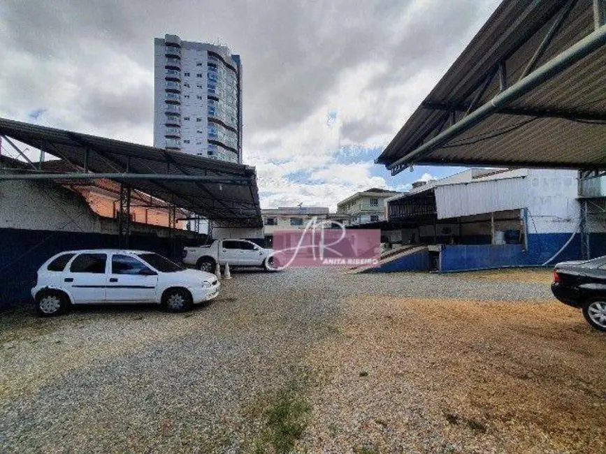 Terreno / Lote à venda, 1296m2 em Centro, Pouso Alegre - MG - imagem 4 Foto 4 de Terreno / Lote à venda, 1296m2 em Centro, Pouso Alegre - MG
