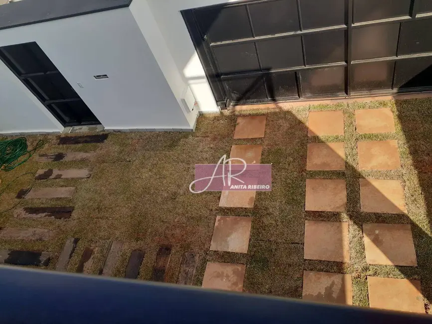 Foto 3 de Casa com 3 quartos à venda, 300m2 em Pouso Alegre - MG