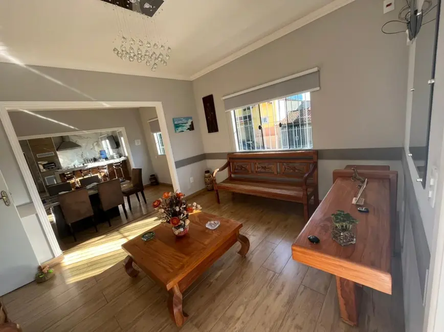 Foto 2 de Casa com 3 quartos à venda, 250m2 em Jardim Paraíso, Pouso Alegre - MG
