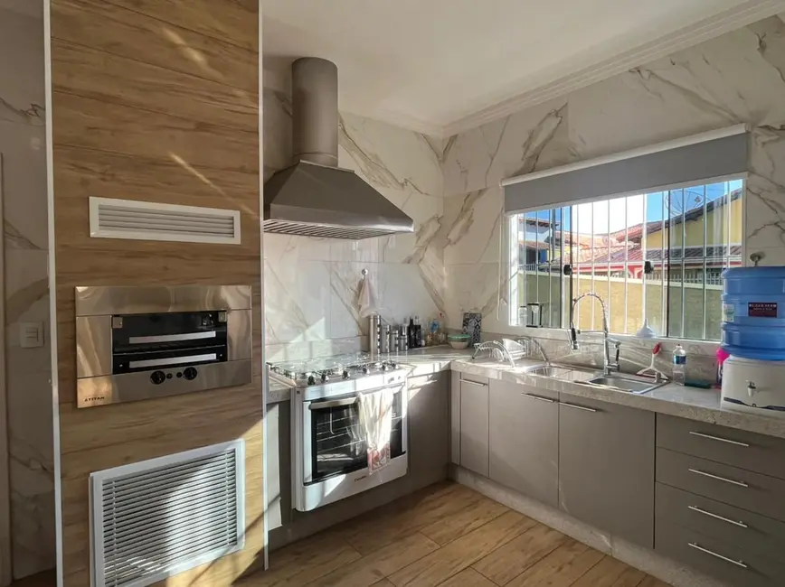 Casa com 3 quartos à venda, 250m2 em Jardim Paraíso, Pouso Alegre - MG - imagem 7 Foto 7 de Casa com 3 quartos à venda, 250m2 em Jardim Paraíso, Pouso Alegre - MG