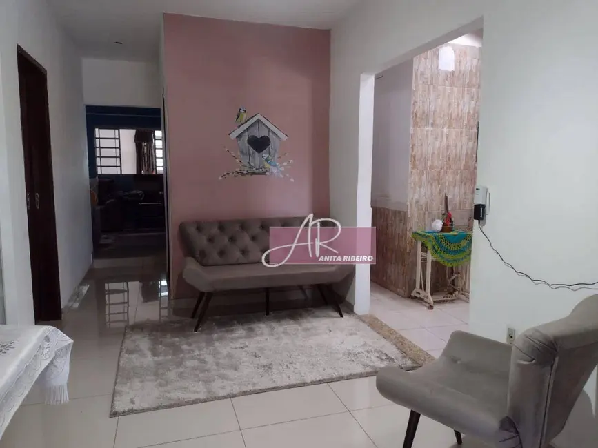 Foto 1 de Casa com 2 quartos à venda, 200m2 em Morumbi, Pouso Alegre - MG