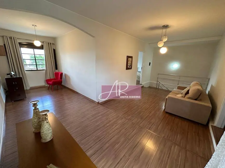 Foto 4 de Casa com 4 quartos à venda, 192m2 em Saúde, Pouso Alegre - MG