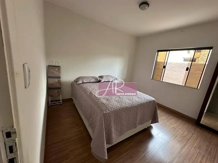 Foto 7 de Casa com 4 quartos à venda, 192m2 em Saúde, Pouso Alegre - MG