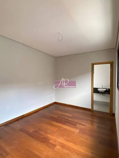 Apartamento com 3 quartos à venda, 124m2 em Primavera, Pouso Alegre - MG - imagem 9 Foto 9 de Apartamento com 3 quartos à venda, 124m2 em Primavera, Pouso Alegre - MG