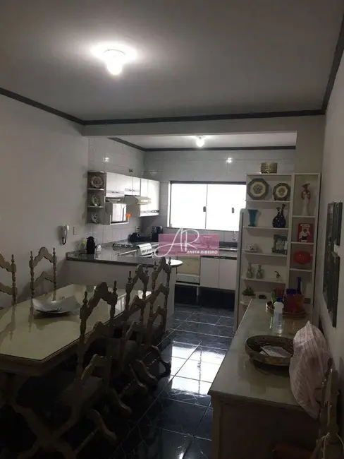 Apartamento com 3 quartos à venda, 182m2 em Centro, Pouso Alegre - MG - imagem 4 Foto 4 de Apartamento com 3 quartos à venda, 182m2 em Centro, Pouso Alegre - MG
