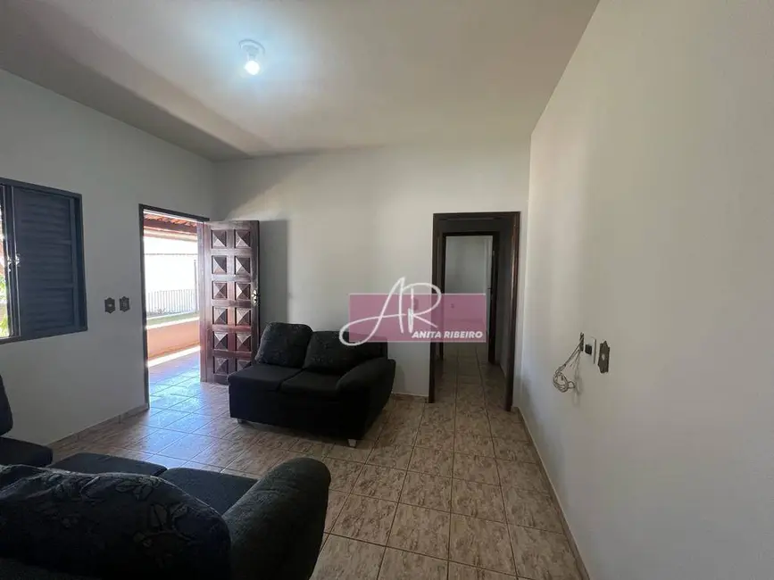 Casa com 1 quarto à venda, 450m2 em Pouso Alegre - MG - imagem 2 Foto 2 de Casa com 1 quarto à venda, 450m2 em Pouso Alegre - MG