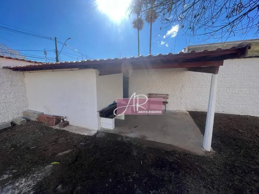 Casa com 1 quarto à venda, 450m2 em Pouso Alegre - MG - imagem 8 Foto 8 de Casa com 1 quarto à venda, 450m2 em Pouso Alegre - MG