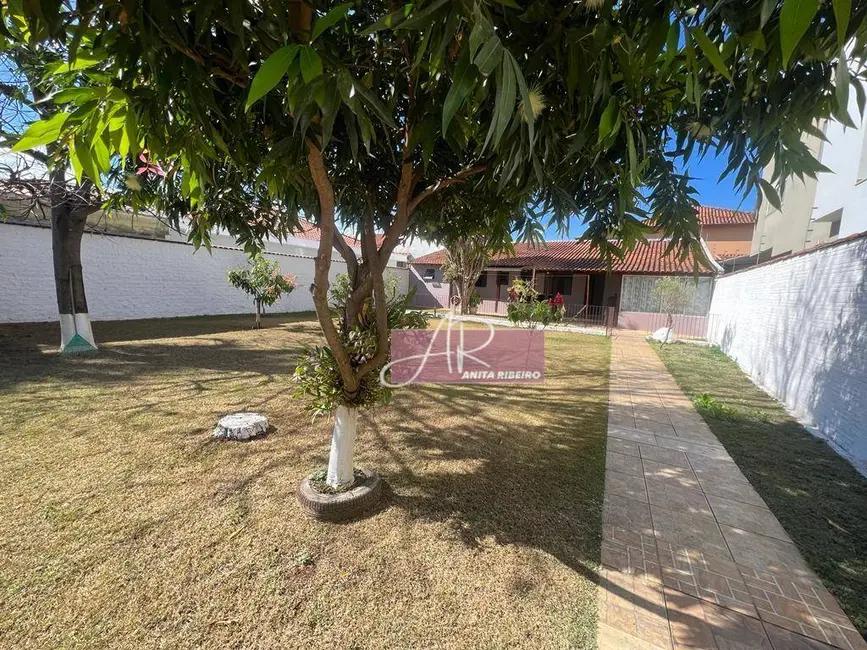 Casa com 1 quarto à venda, 450m2 em Pouso Alegre - MG - imagem 1 Foto 1 de Casa com 1 quarto à venda, 450m2 em Pouso Alegre - MG