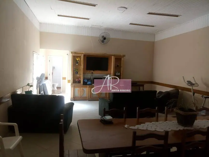Casa com 12 quartos à venda, 780m2 em Pouso Alegre - MG - imagem 2 Foto 2 de Casa com 12 quartos à venda, 780m2 em Pouso Alegre - MG