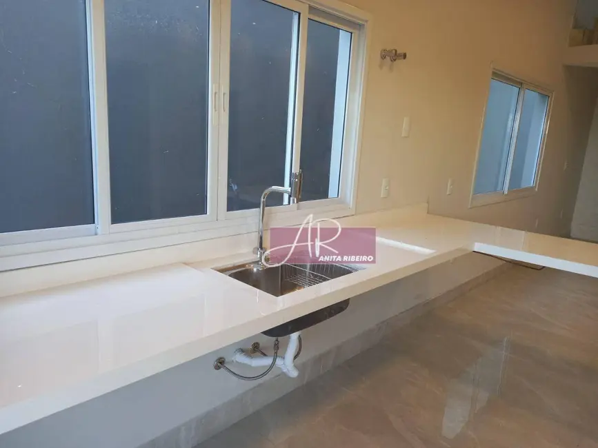 Casa com 4 quartos à venda, 300m2 em Colinas de Santa Bárbara, Pouso Alegre - MG - imagem 6 Foto 6 de Casa com 4 quartos à venda, 300m2 em Colinas de Santa Bárbara, Pouso Alegre - MG