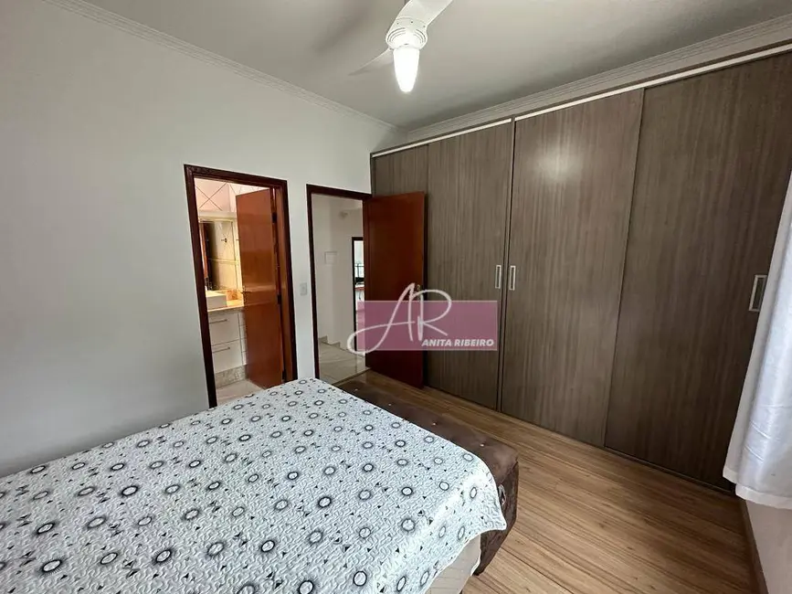 Foto 9 de Casa com 3 quartos à venda, 240m2 em Santa Clara, Pouso Alegre - MG