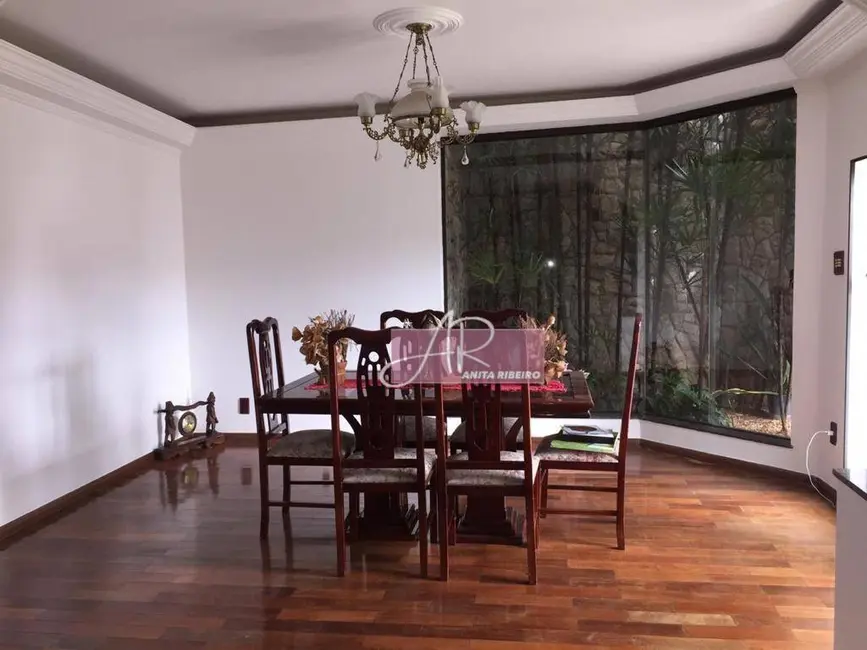 Foto 9 de Casa com 5 quartos à venda, 450m2 em Pouso Alegre - MG