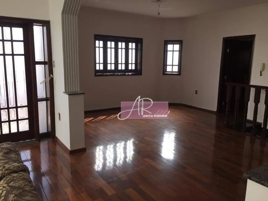Foto 4 de Casa com 5 quartos à venda, 450m2 em Pouso Alegre - MG