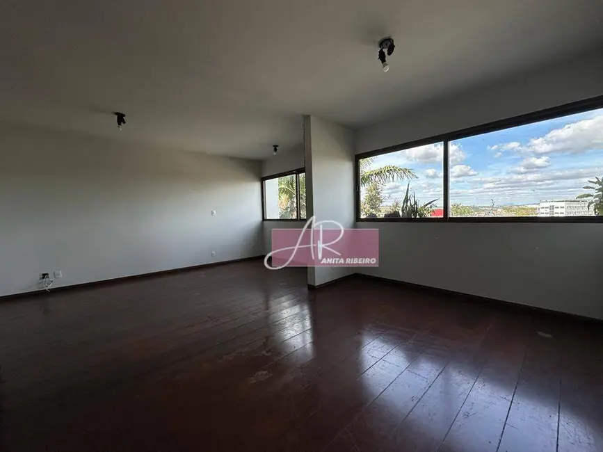 Foto 1 de Apartamento com 3 quartos à venda, 155m2 em Centro, Pouso Alegre - MG